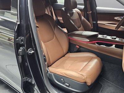 2023 Genesis GV70 — миниатюра 16