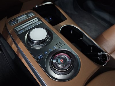 2023 Genesis GV70 — миниатюра 12