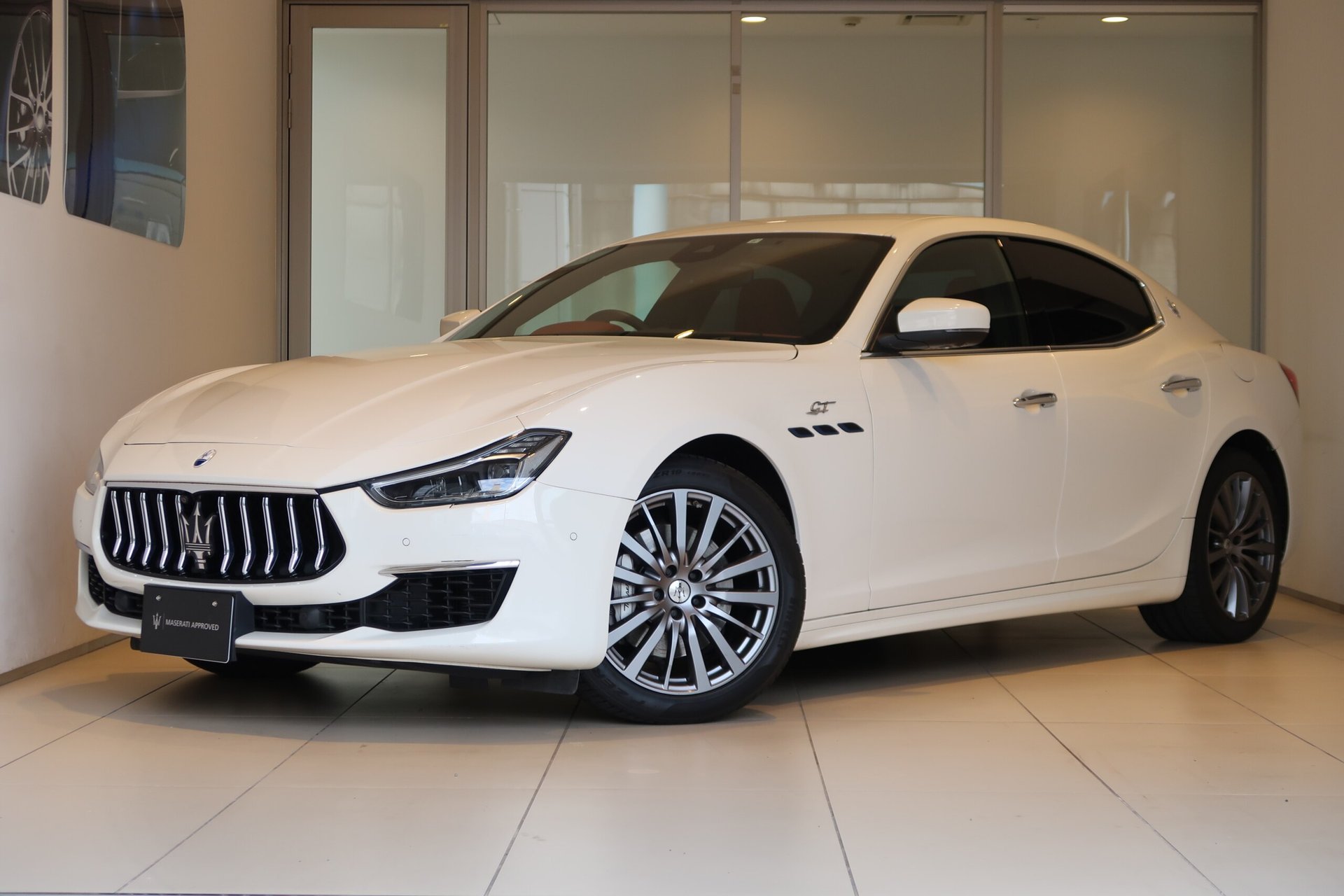 MASERATI GHIBLI - View 1
