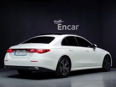 2025 Mercedes-BENZ E-CLASS — фото 3