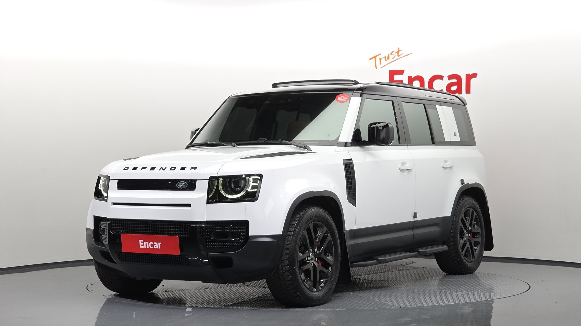 LAND ROVER DEFENDER - View 1