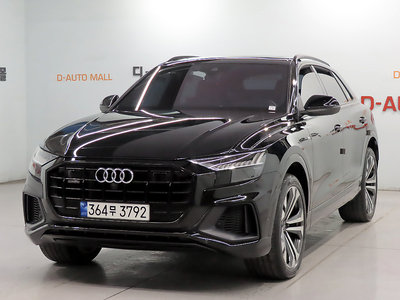 AUDI Q8 - 1