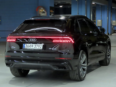 AUDI Q8 - 4