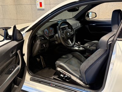 2019 BMW M2 — миниатюра 13