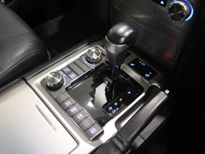 2017 Toyota LAND CRUISER 200 — фото 13