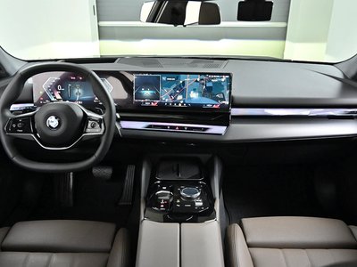 BMW 5 SERIES - 4