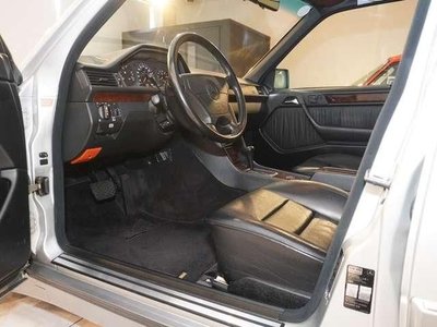 MERCEDES-BENZ MEDIUM-CLASS - 8