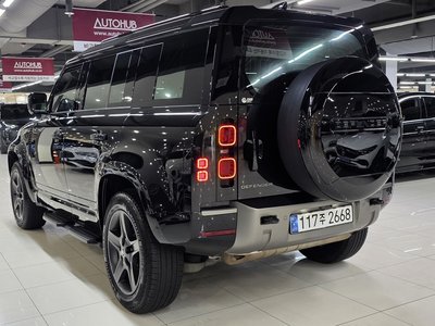 LAND ROVER DEFENDER - 7