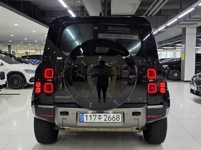 LAND ROVER DEFENDER - 6