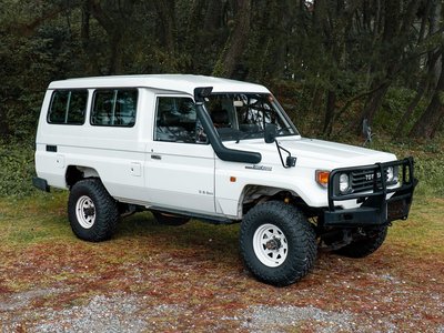 TOYOTA LAND CRUISER - 3