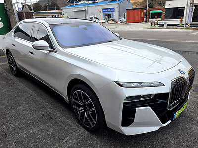 BMW 7 SERIES - 2