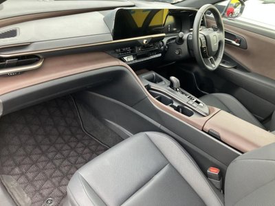 TOYOTA CROWN CROSSOVER - 6