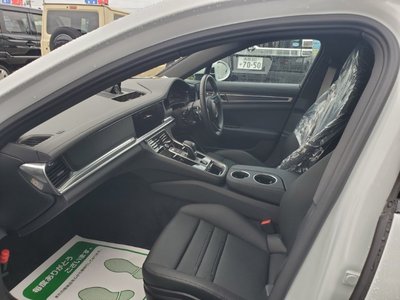 PORSCHE PANAMERA - 4