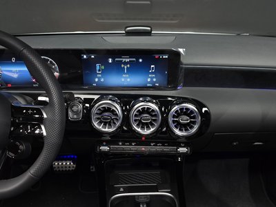 2025 Mercedes-BENZ A-CLASS — миниатюра 19