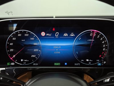 MERCEDES-BENZ E-CLASS - 8