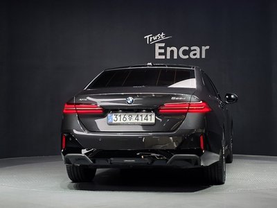 2026 BMW 5 SERIES photo 4