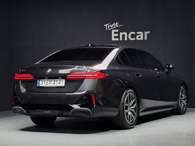 2026 BMW 5 SERIES photo 3