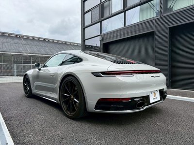 PORSCHE 911 - 4