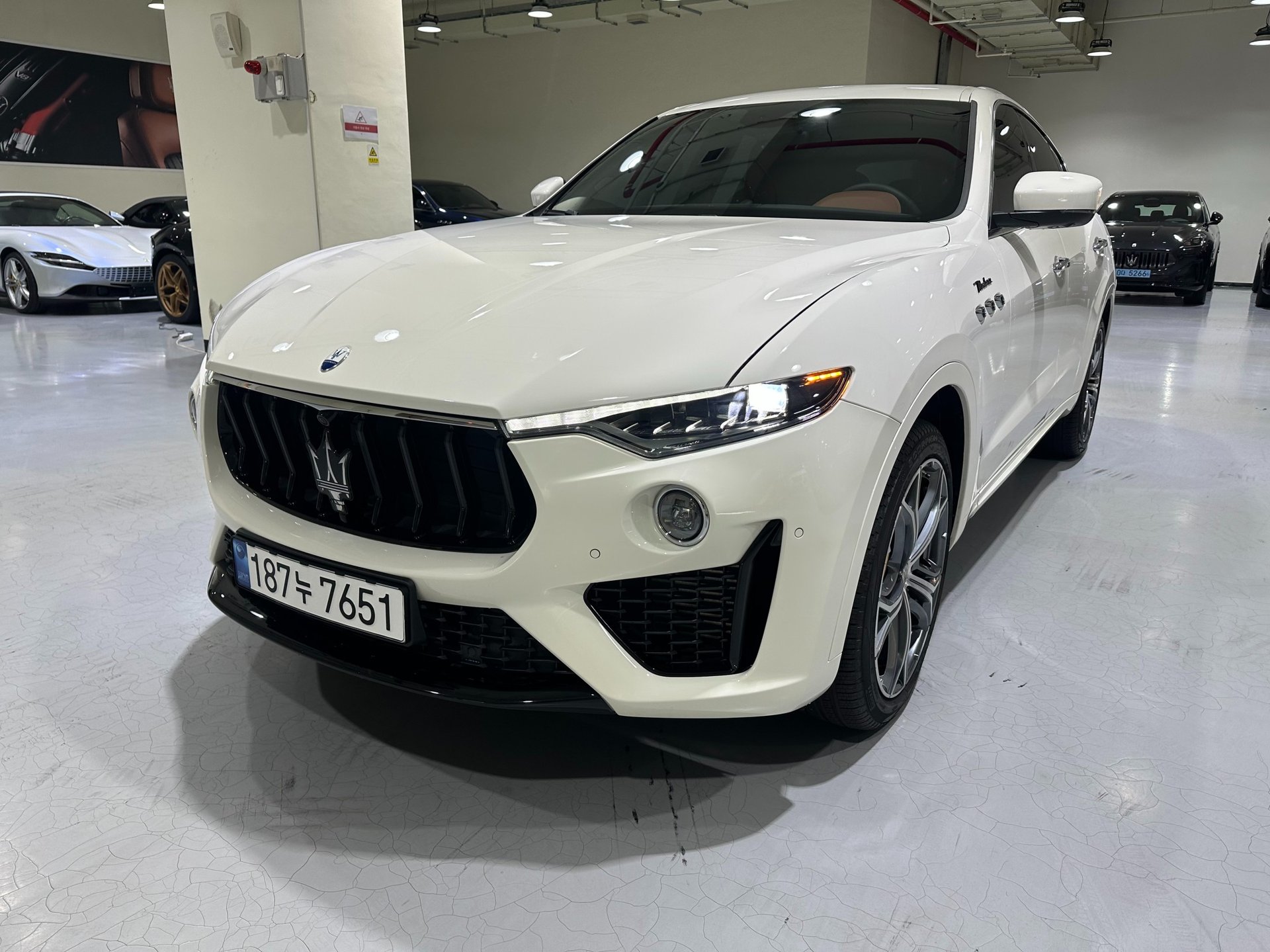 MASERATI LEVANTE - View 1