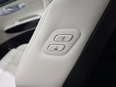 2022 Genesis GV70 — миниатюра 29