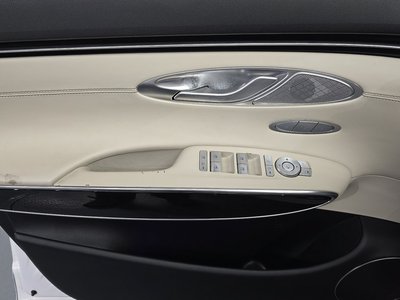 2022 Genesis GV70 — миниатюра 14