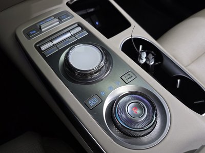 2022 Genesis GV70 — миниатюра 12