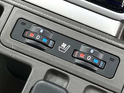 TOYOTA LAND CRUISER PRADO - 7