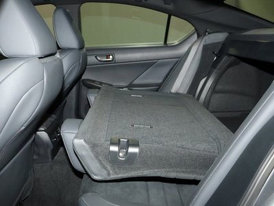 LEXUS IS - 8