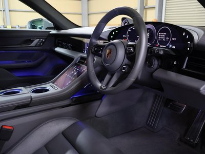 2024 Porsche TAYCAN photo 4