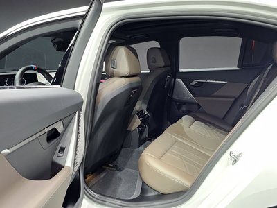 صورة مصغرة 17 لـ 2025 BMW 5 SERIES