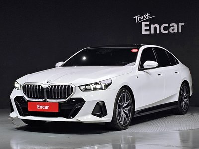 2025 BMW 5 SERIES 照片 1
