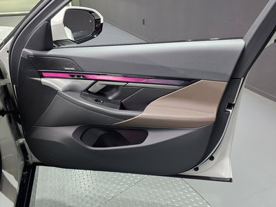 صورة مصغرة 14 لـ 2025 BMW 5 SERIES