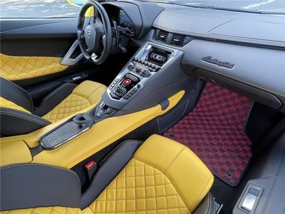 LAMBORGHINI AVENTADOR - 3