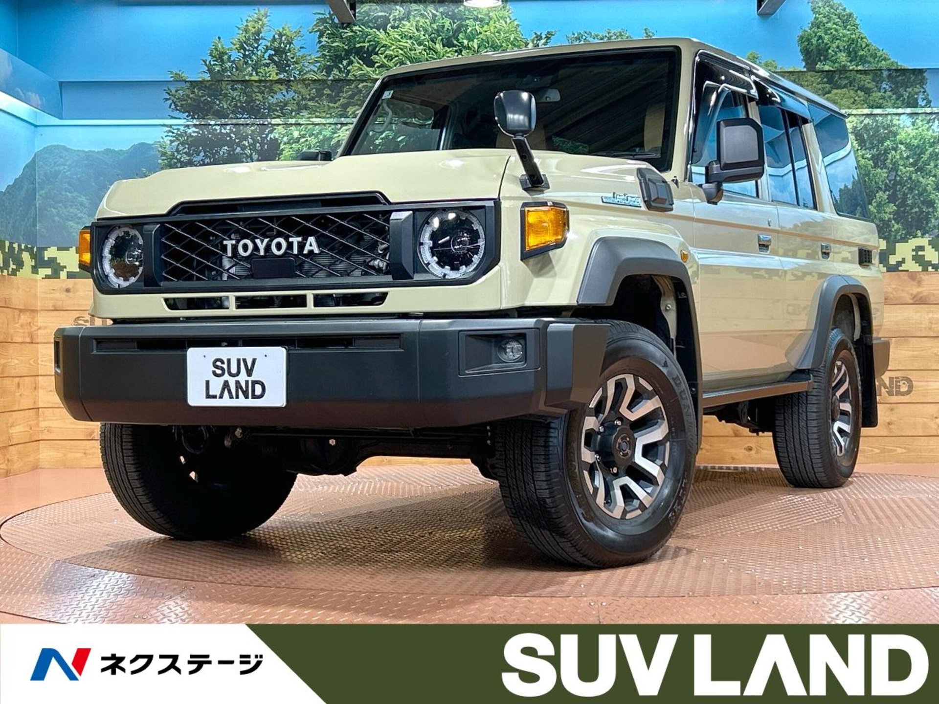TOYOTA LAND CRUISER 70 - View 1