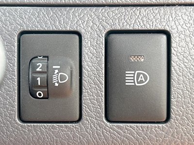 TOYOTA LAND CRUISER 70 - 7