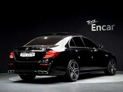 MERCEDES-BENZ E-CLASS - 4