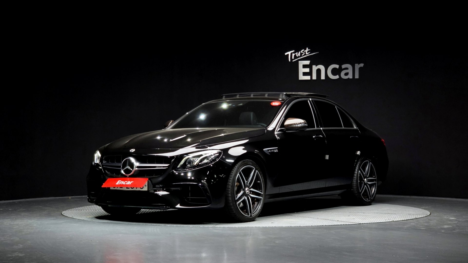 MERCEDES-BENZ E-CLASS - View 1