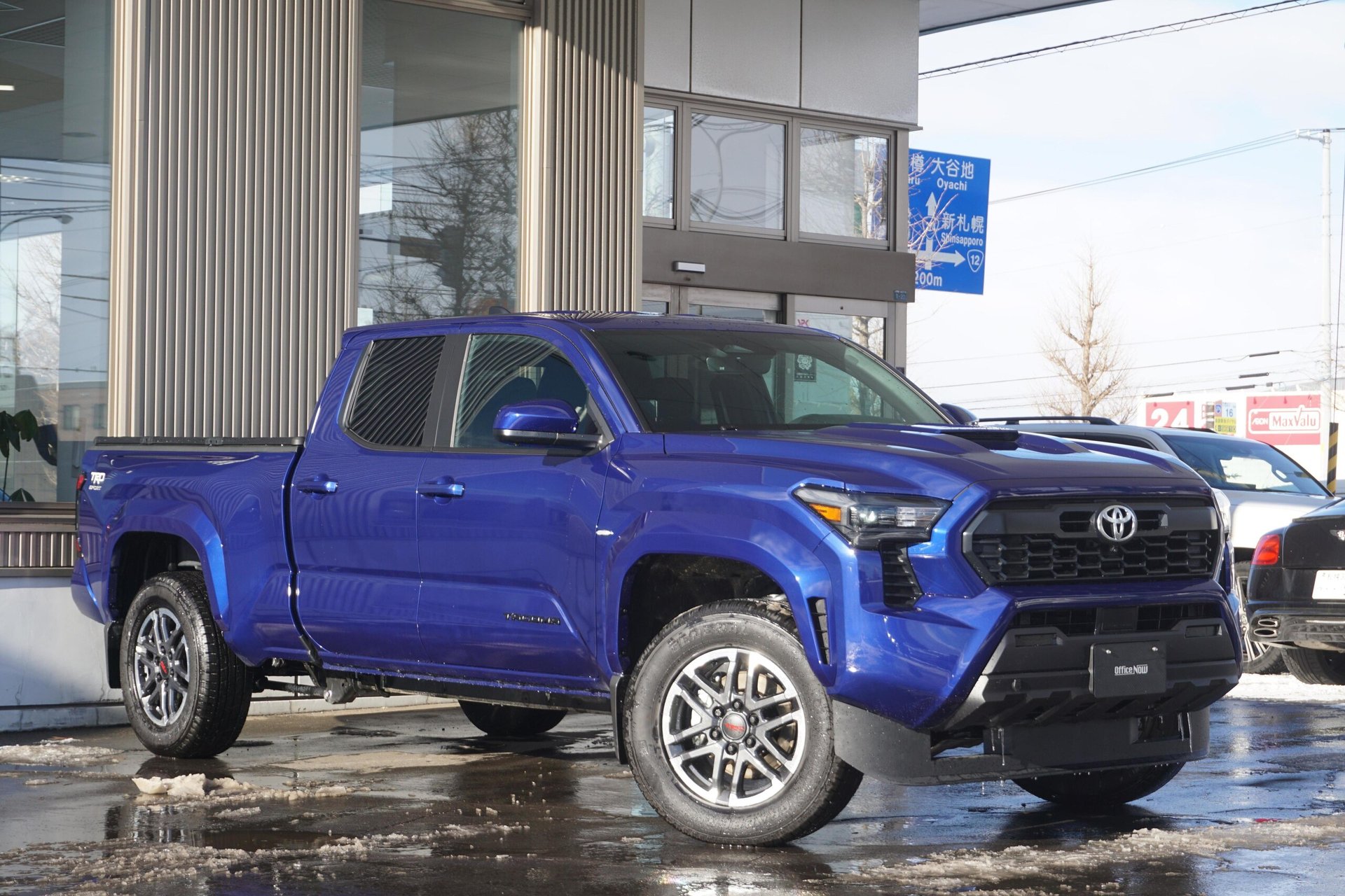 TOYOTA TACOMA - View 1