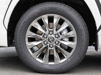 TOYOTA LAND CRUISER - 7