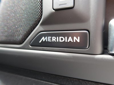 2025 LAND Rover DEFENDER photo 9