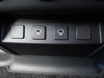 2025 LAND Rover DEFENDER 缩略图 35