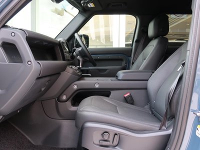 2025 LAND Rover DEFENDER 缩略图 26