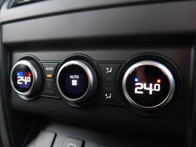 2025 LAND Rover DEFENDER 缩略图 34
