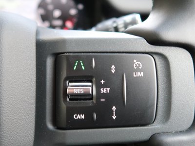 2025 LAND Rover DEFENDER 缩略图 42