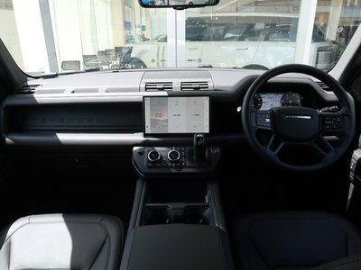 2025 LAND Rover DEFENDER photo 2