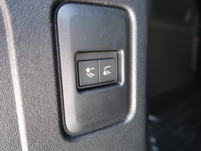2025 LAND Rover DEFENDER 缩略图 11