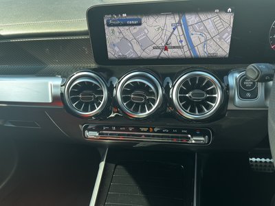 MERCEDES-BENZ GLB - 9