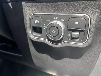 MERCEDES-BENZ GLB - 10