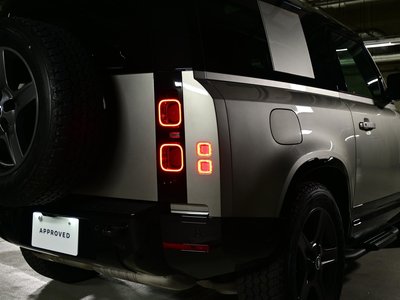 LAND ROVER DEFENDER - 4