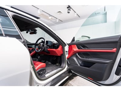2023 Porsche TAYCAN — миниатюра 14